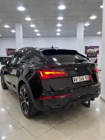 Audi Q5 2023 S_ Line - Vue 12