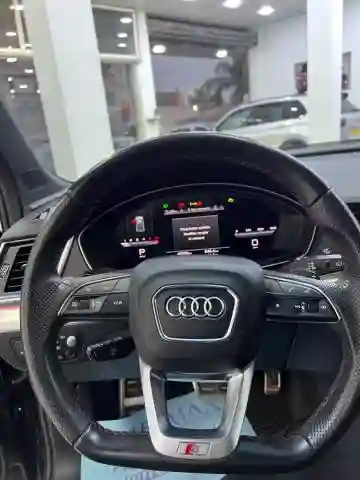 Audi Q5 2023 S_ Line - Vue 2