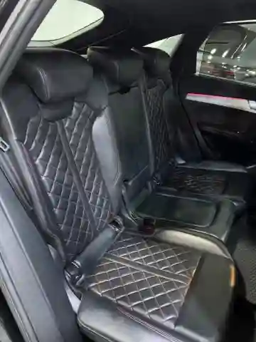 Audi Q5 2023 S_ Line - Vue 4