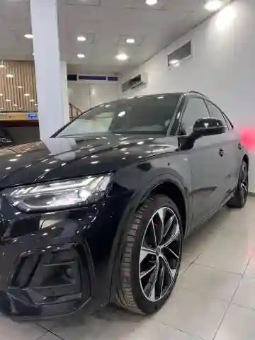 Audi Q5 2023 S_ Line - Vue 5