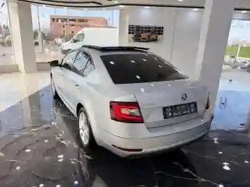 Skoda Octavia 2019 Clever - Vue 3