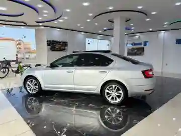 Skoda Octavia 2019 Clever - Vue 4