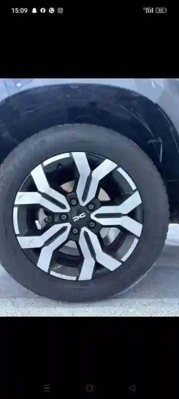 Dacia Duster 2023 - Vue 8