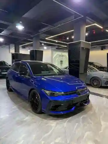 Volkswagen Golf 8 2025 R - Vue 9