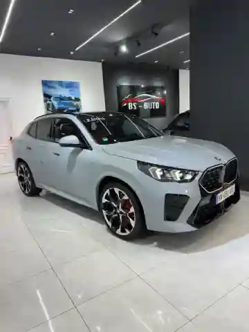 BMW X2 2025 Pack M - Vue 3