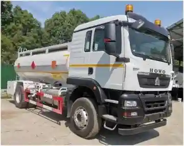 Howo Camion Citerne A Gas-oil 2025 - Vue 1