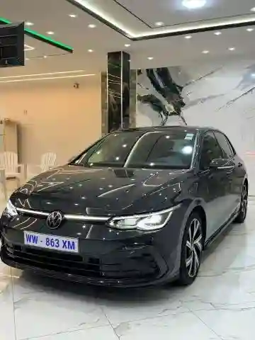 Volkswagen Golf 8 2021 R-line - Vue 3