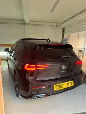 Volkswagen Golf 8 2024 R-line - Vue 8