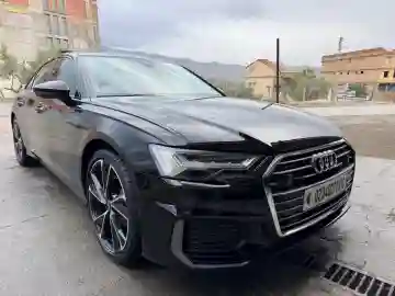 Audi A6 2023 S Line - Vue 9