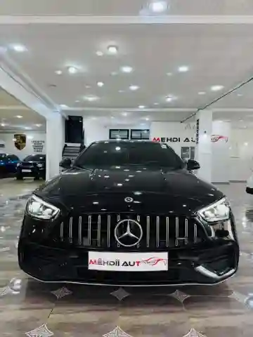 Mercedes Classe C 2022 220 AMG Line - Vue 4