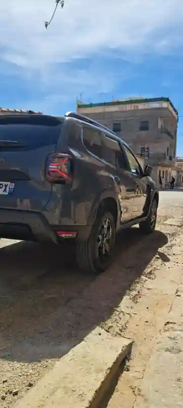 Dacia Duster 2025 Gold - Vue 3