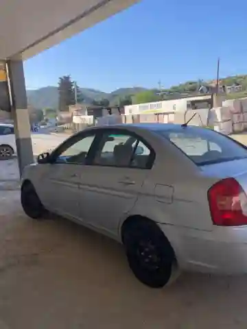 Hyundai Accent RB 5 Portes 2011 Préstige - Vue 9