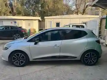 Renault Clio 4 2015 Limited - Vue 3