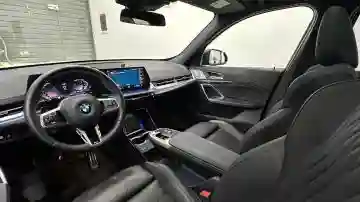 BMW X1 2023 M Sport - Vue 8