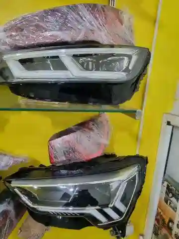 Phares Et Feux Arrière Audi Q3 Et Q5 - Vue 1