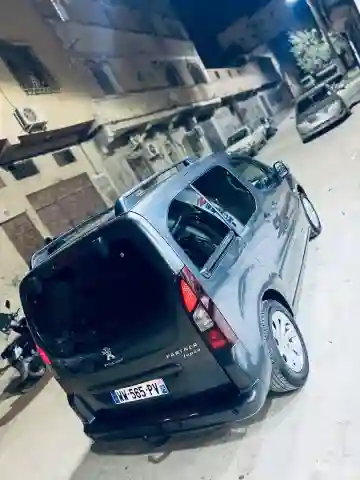 Peugeot Partner 2017 Tepee - Vue 12
