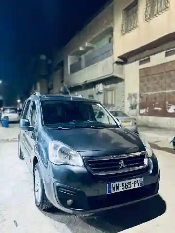 Peugeot Partner 2017 Tepee - Vue 2