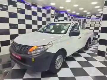 Toyota Hilux 2017 Legend SC 4x2 - Vue 6