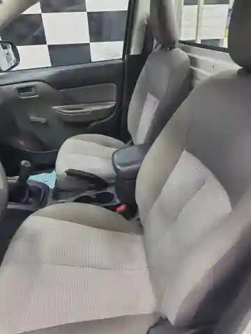 Toyota Hilux 2017 Legend SC 4x2 - Vue 9