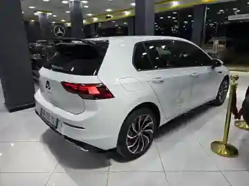 Volkswagen Golf 8 2023 Style - Vue 16