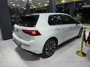 Volkswagen Golf 8 2023 Style - Vue 17