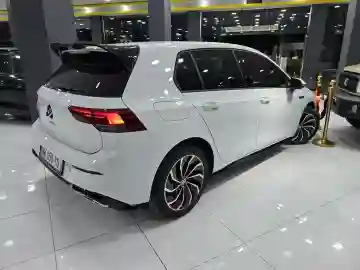 Volkswagen Golf 8 2023 Style - Vue 19