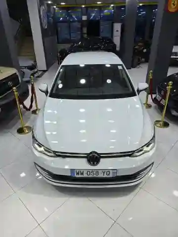 Volkswagen Golf 8 2023 Style - Vue 7