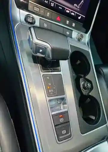 Audi A6 2022 S Line - Vue 15