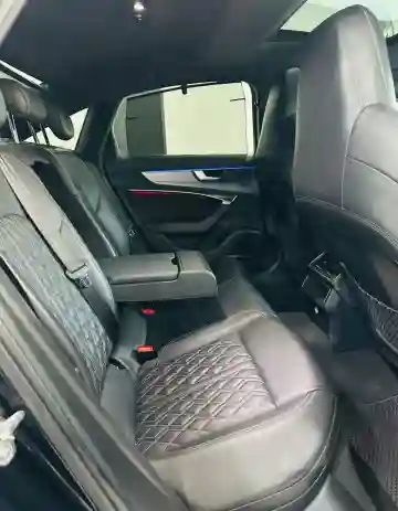 Audi A6 2022 S Line - Vue 4