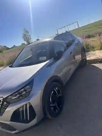 Peugeot 2008 2025 GT - Vue 2