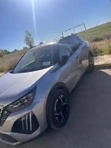 Peugeot 2008 2025 GT - Vue 4
