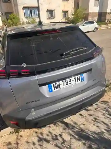 Peugeot 2008 2025 GT - Vue 6