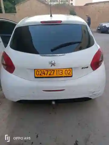 Peugeot 208 2013 Allure - Vue 18