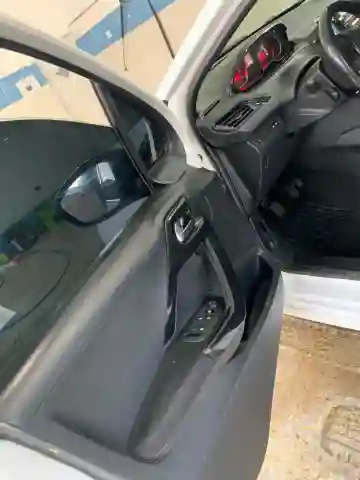 Peugeot 208 2013 Allure - Vue 6