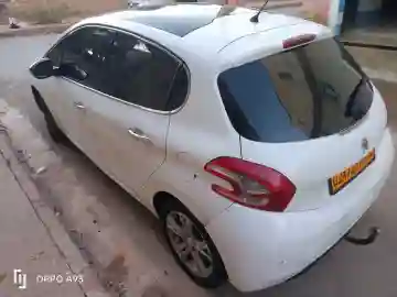 Peugeot 208 2013 Allure - Vue 7