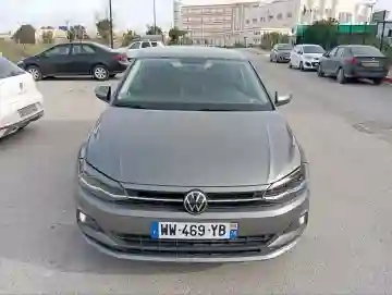 Volkswagen Polo 2021 Life - Vue 3
