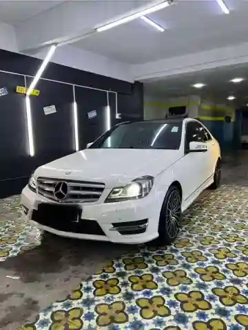 Mercedes Classe C 2013 250 Avantgarde - Vue 6