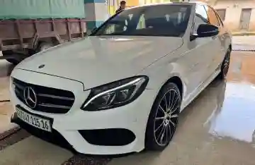 Mercedes Classe C 2015 220 AMG Line - Vue 13