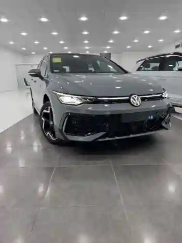 Volkswagen Golf 8 2025 R-line - Vue 14