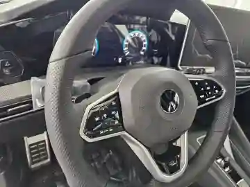 Volkswagen Golf 8 2025 R-line - Vue 8