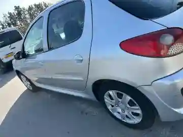 Peugeot 206 Plus 2011 206 Plus - Vue 1