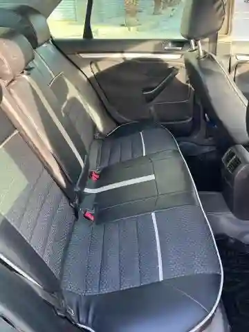 Volkswagen Jetta 2025 - Vue 3
