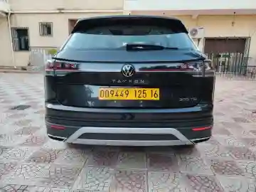 Volkswagen Tiguan 2025 Highline - Vue 18