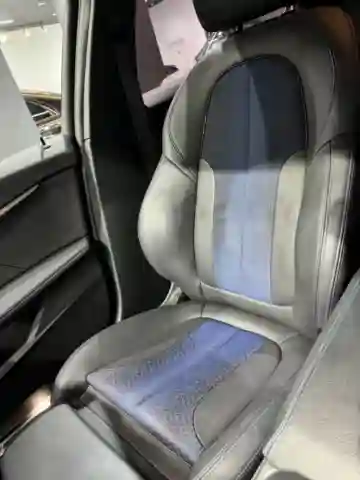 BMW Série 1 2025 118i - Vue 3