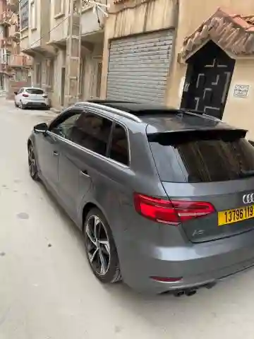 Audi A3 2019 S Line - Vue 4