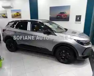 Opel Grandland 2025 ✪ GS Line Full Options Volant Chauffant ✪ - Vue 4