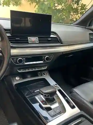 Audi Q5 2022 S Line - Vue 1