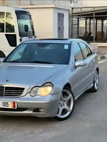 Mercedes Classe C 2005 220 Editions Sport - Vue 3
