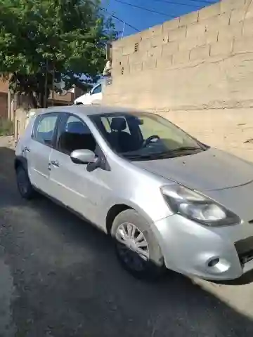 Renault Clio 3 2010 Clio 3 - Vue 4
