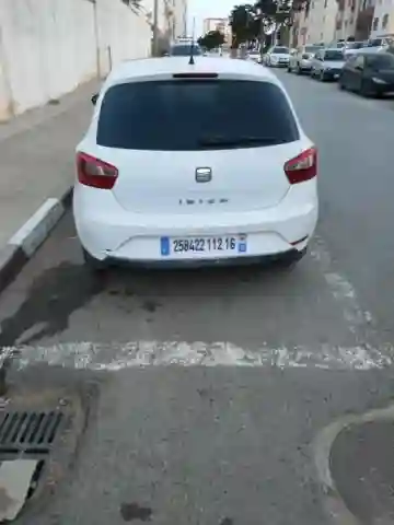 Seat Ibiza 2012 Fully +toit Ouvrant - Vue 9